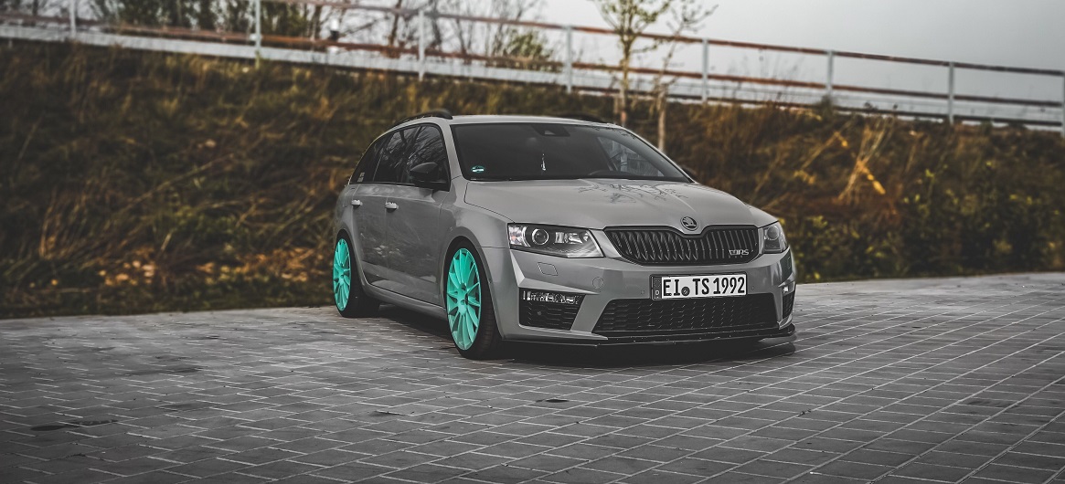 Bringen wir etwas Farbe ins Spiel - tolle Felgen am Skoda Octavia 5e